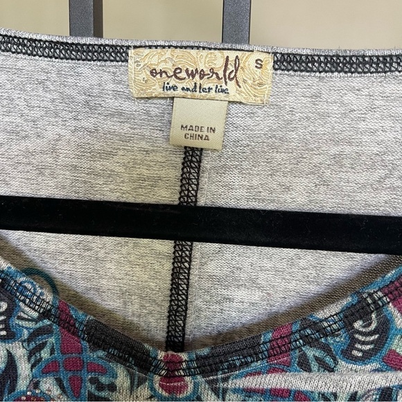 One World Grey Long Sleeve Top Blue Purple Paisley Studs Boho Casual size small - Picture 6 of 15